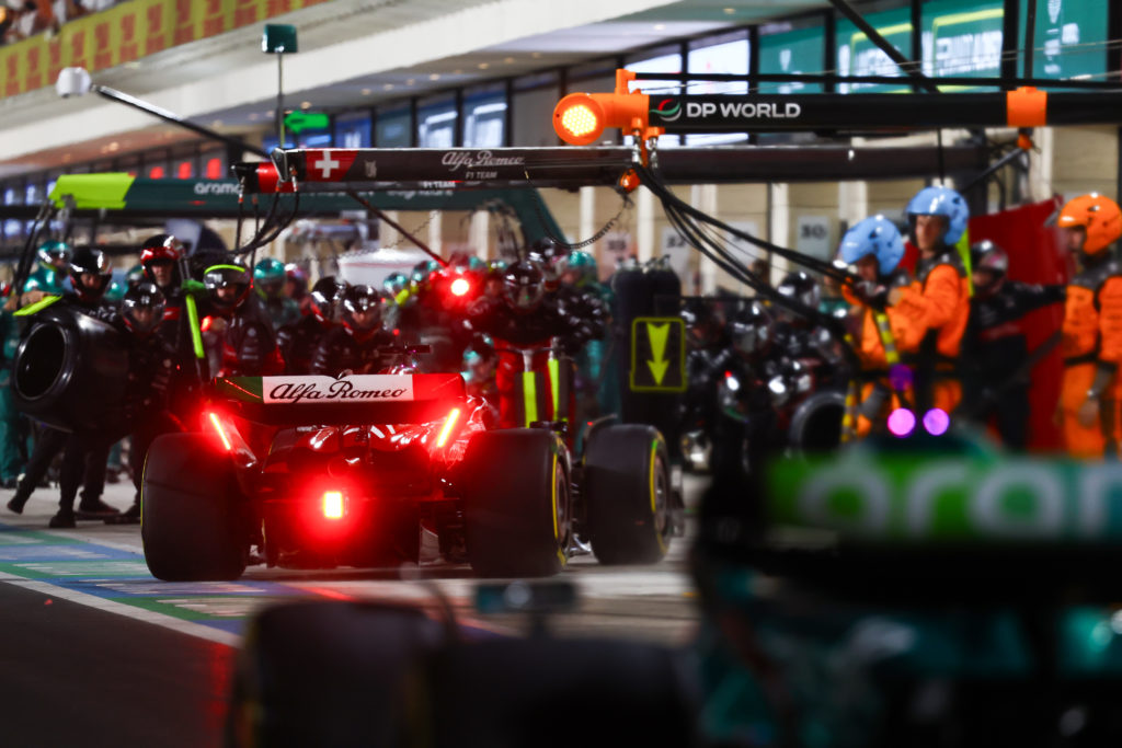 Pit stop for Alfa Romeo driver Valtteri Bottas during F1 Qatar Grand Prix