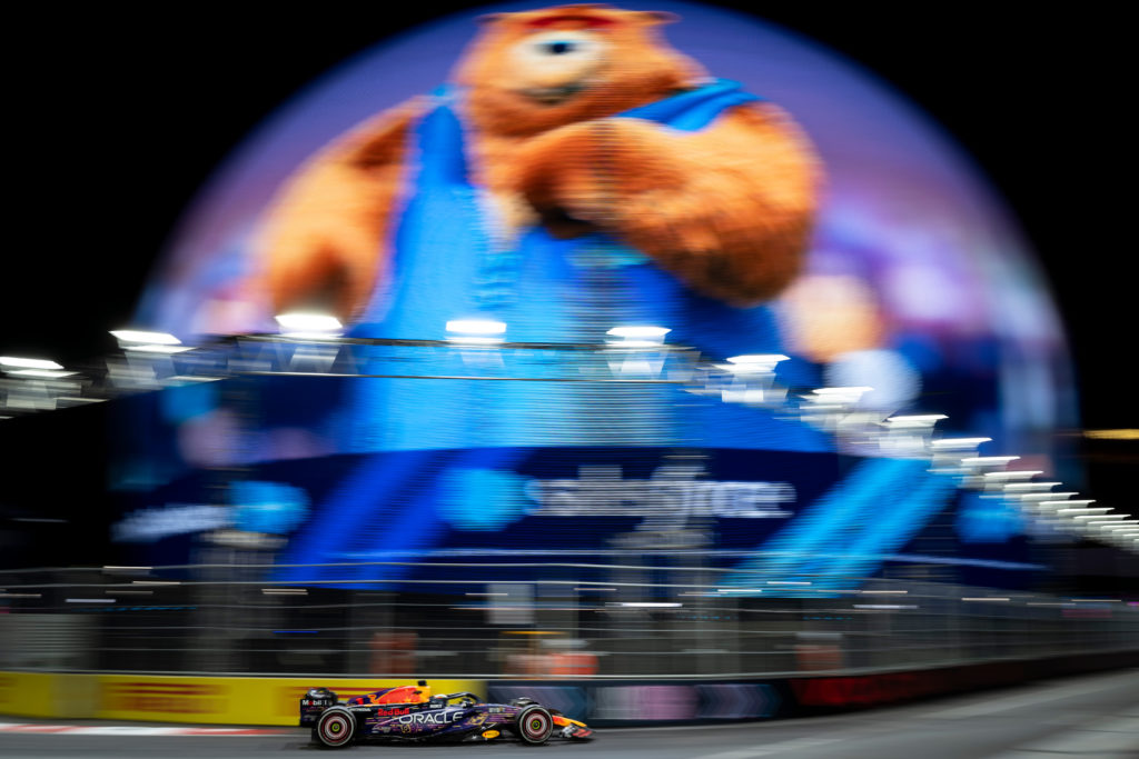LAS VEGAS, NV - NOVEMBER 18: Oracle Red Bull driver Max Verstap
