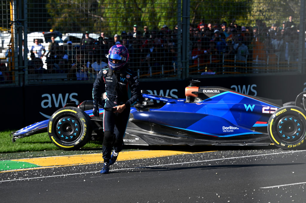 Williams driver Alex Albon crashes in at 2023 F1 Australian GP