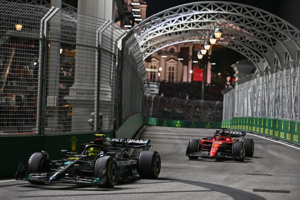 AUTO-PRIX-F1-SIN-PRACTICE