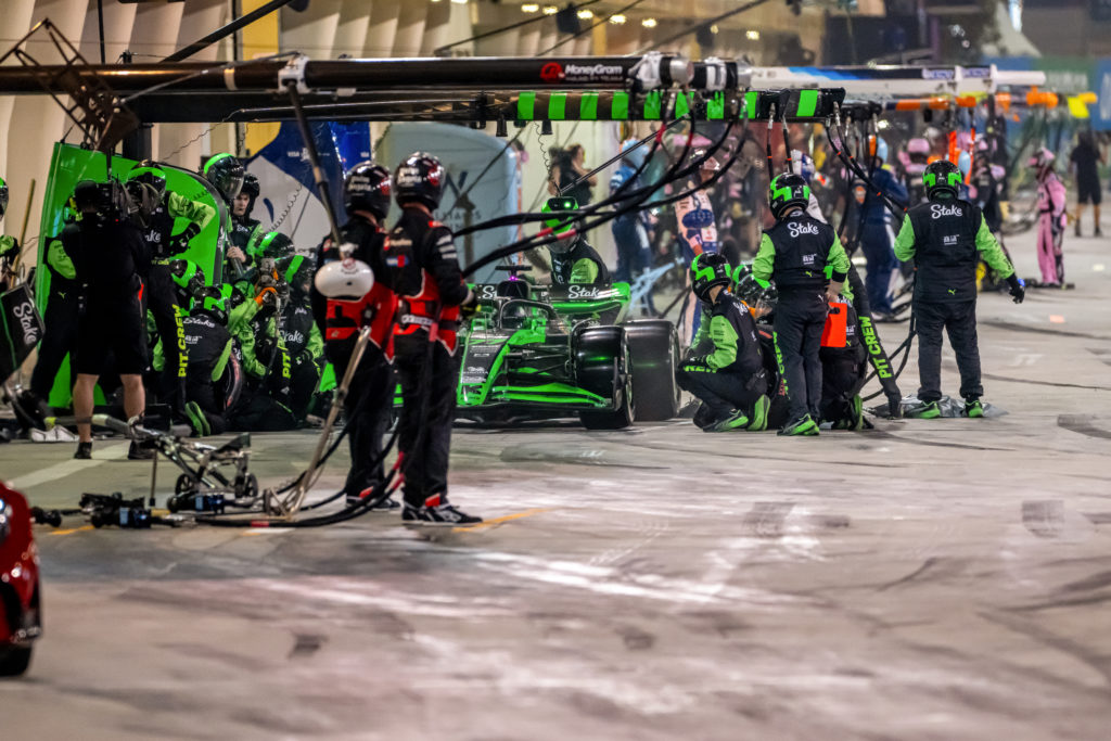 Stake F1 Team Kick Sauber driver Valtteri Bottas has pit stop problem during 2024 F1 Bahrain GP