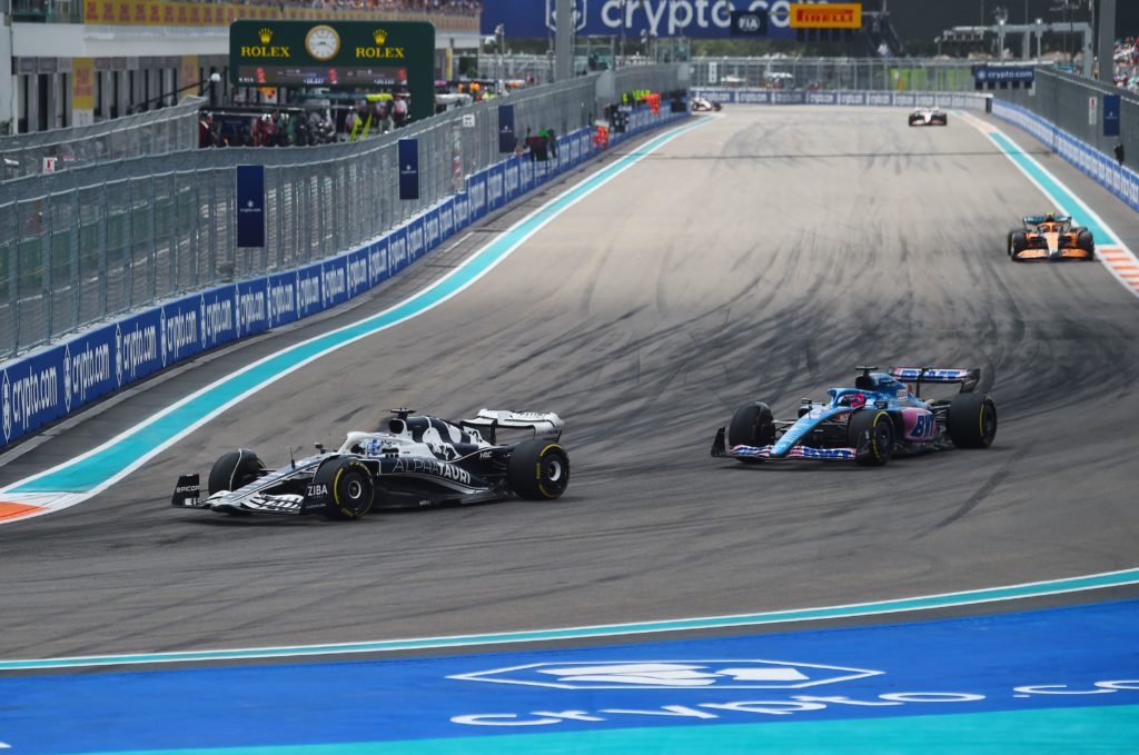 Fernando Alonso follows Pierre Gasly during the 2022 F1 Miami Grand Prix