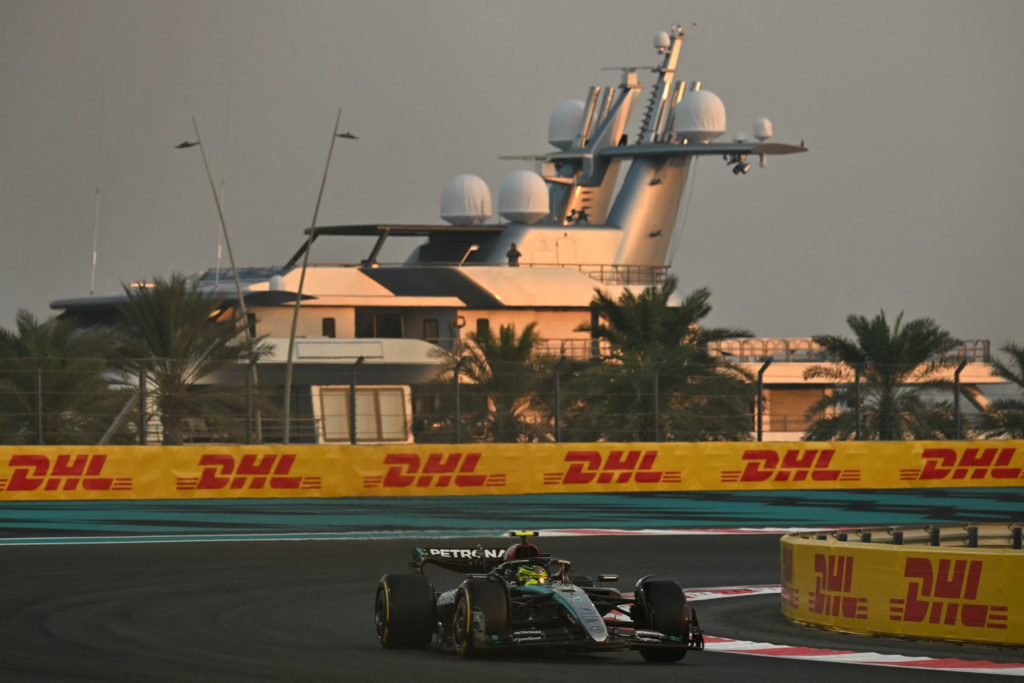 AUTO-PRIX-F1-UAE-PRACTICE