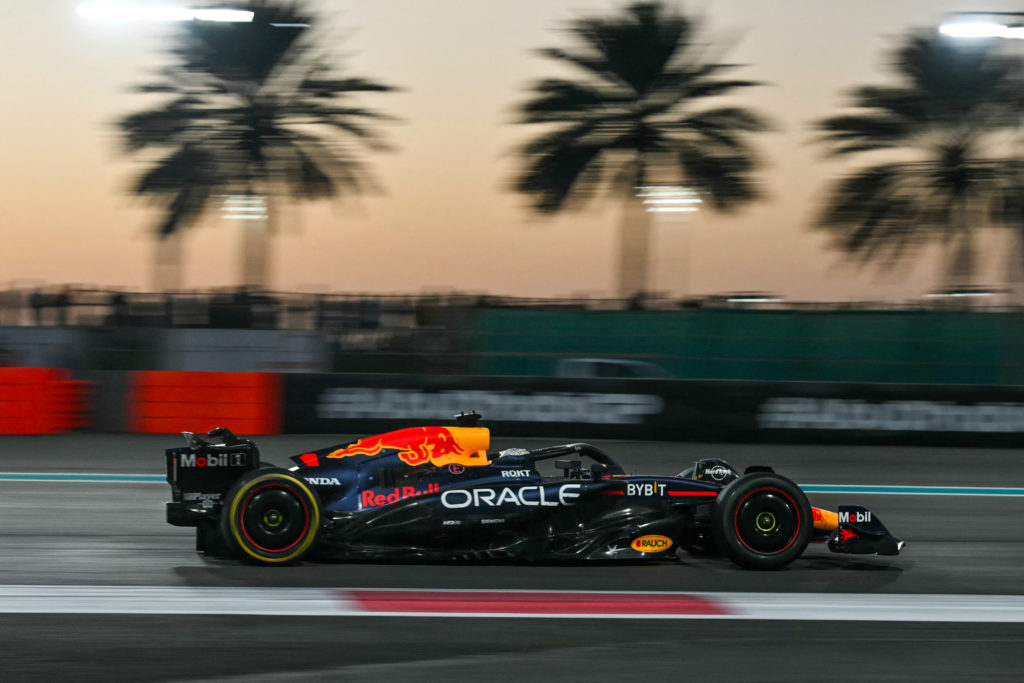 AUTO-PRIX-F1-UAE-RACE