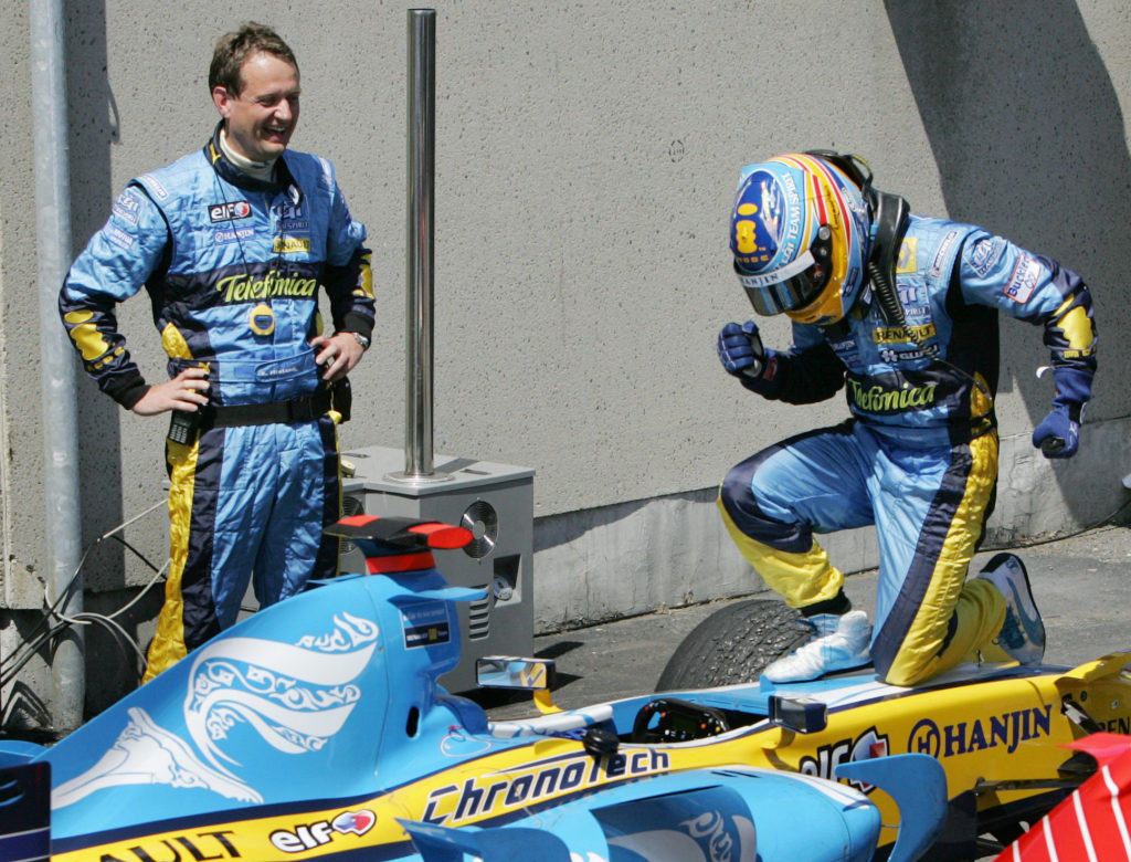 TOPSHOT-AUTO-F1-CANADA-ALONSO KNEELS 2