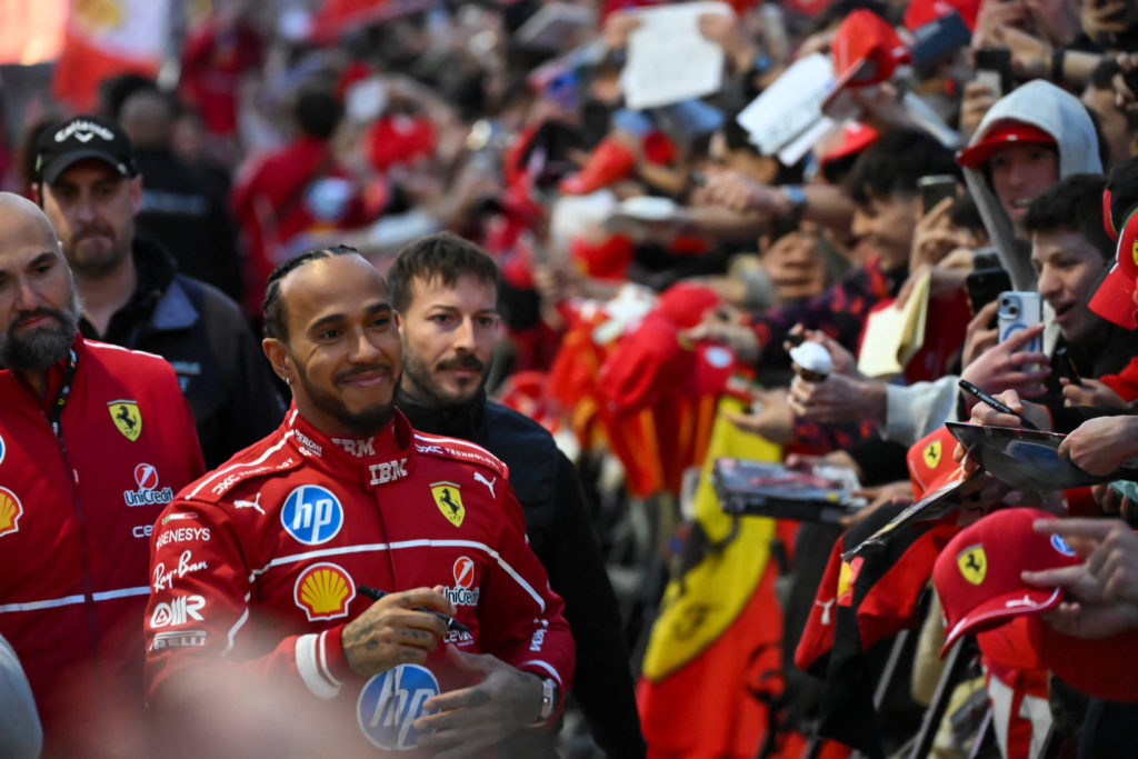 AUTO-F1-FERRARI-FANS