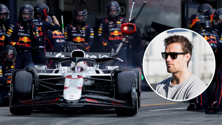 Jolyon Palmer disputes Max Verstappen claim in Japanese GP.