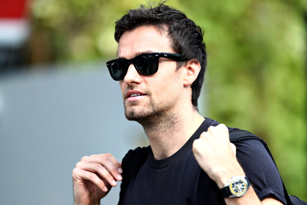 Jolyon Palmer arriving at the F1 Singapore Grand Prix