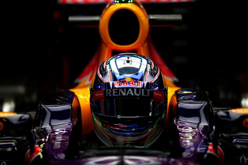 Daniel Ricciardo sits in his Red Bull F1 car at the 2015 Mexico City Grand Prix.