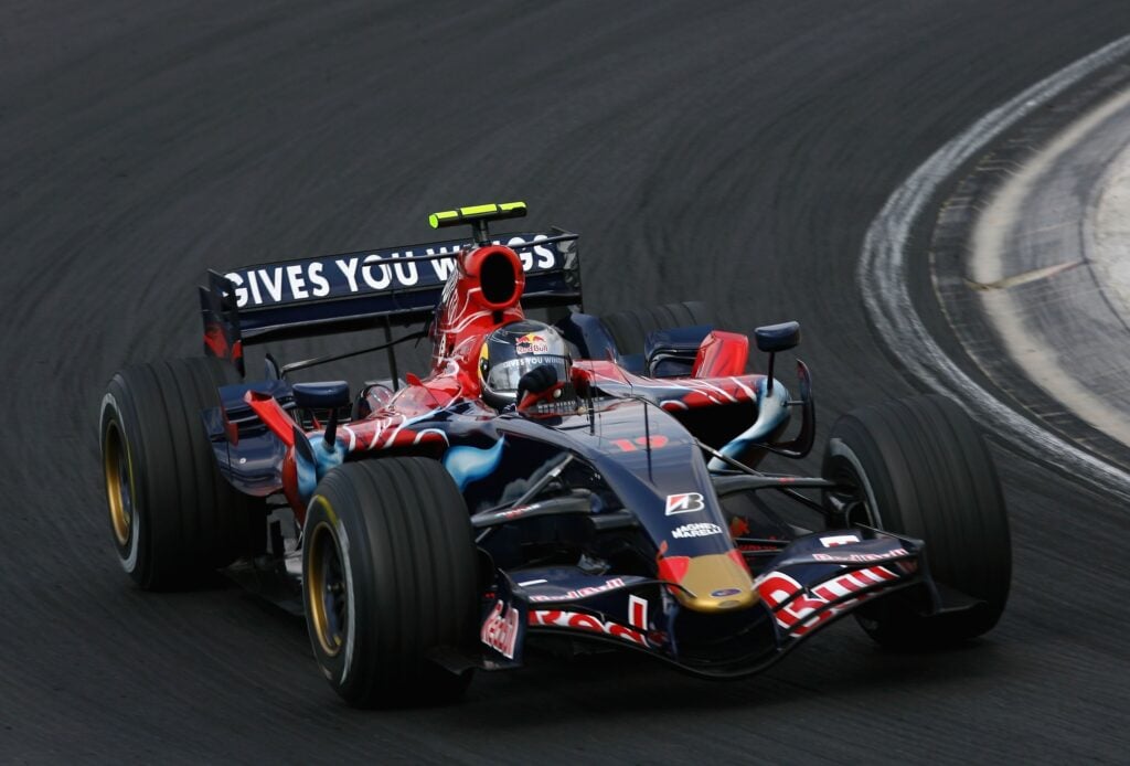 Sebastian Vettel driving the last V10 F1 car in 2007.