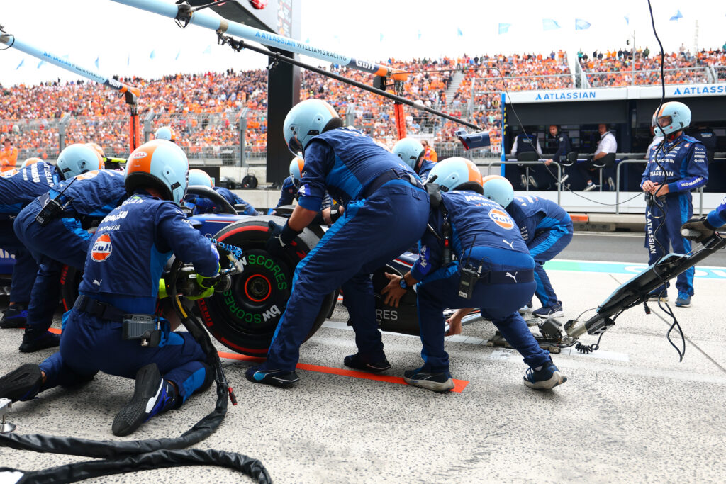 Williams driver Carlos Sainz makes a pit stop during the 2025 F1 Italian Grand Prix at Zandvoort