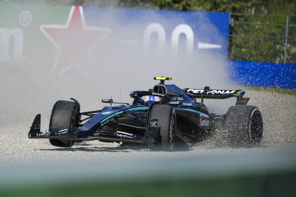 Mercedes driver Andrea Kimi Antonelli spins at Monza's Lesmo 2 during FP2 for the 2025 F1 Italian Grand Prix
