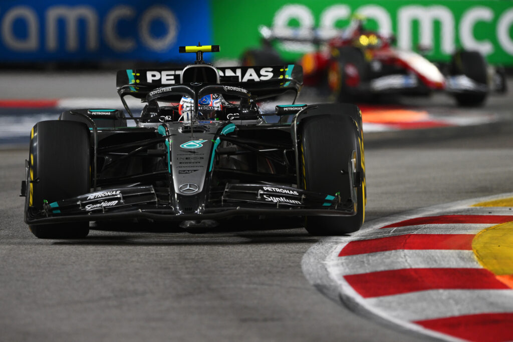 Mercedes driver Andrea Kimi Antonelli racing at the 2025 Formula 1 Singapore Grand Prix