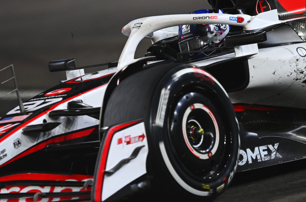 Haas driver Oliver Bearman on track during the 2025 F1 Singapore Grand Prix