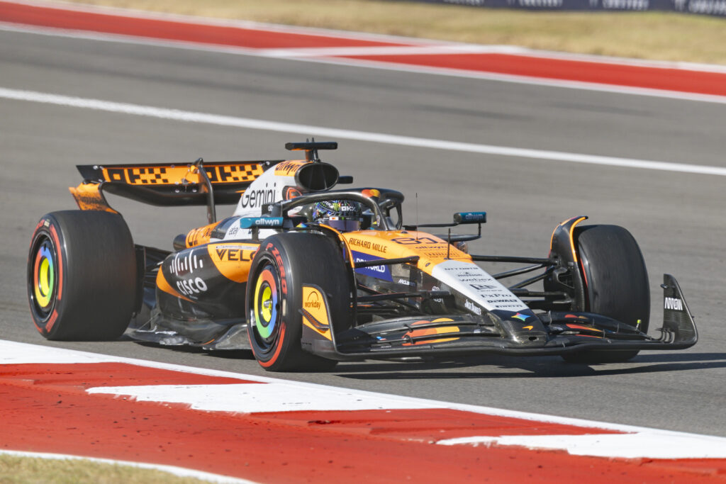 McLaren driver Oscar Piastri racing at the 2025 Formula 1 United States Grand Prix
