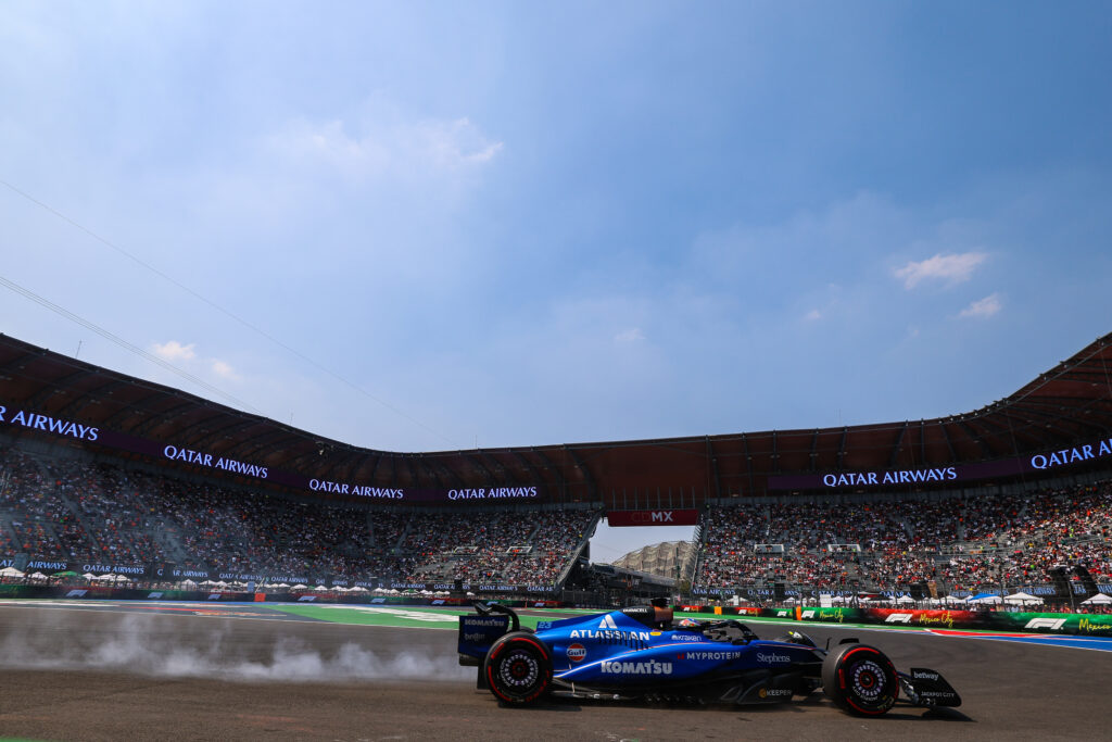 Williams driver Alex Albon locking up his brakes at the 2025 Formula 1 Mexico City Grand Prix