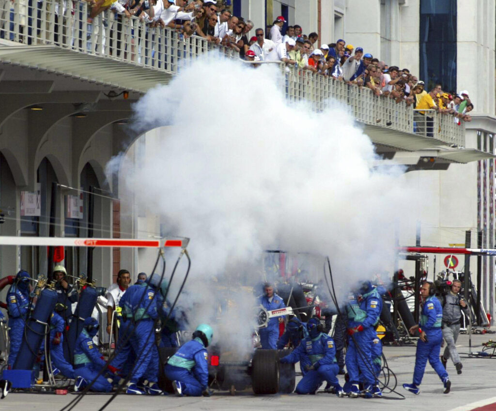 Felipe Massa's Sauber during a pit stop at the 2005 Turkish Grand Prix