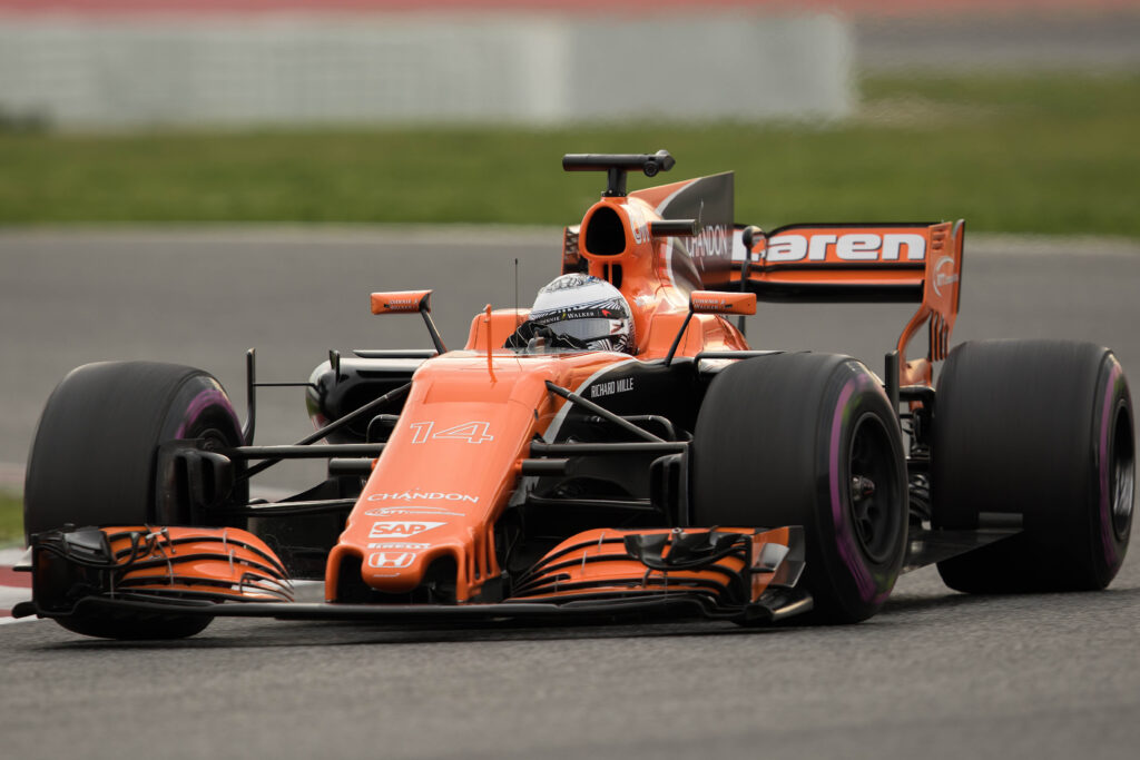 Fernando Alonso drives the McLaren MCL32 during winter testing in Barcelona in 2017