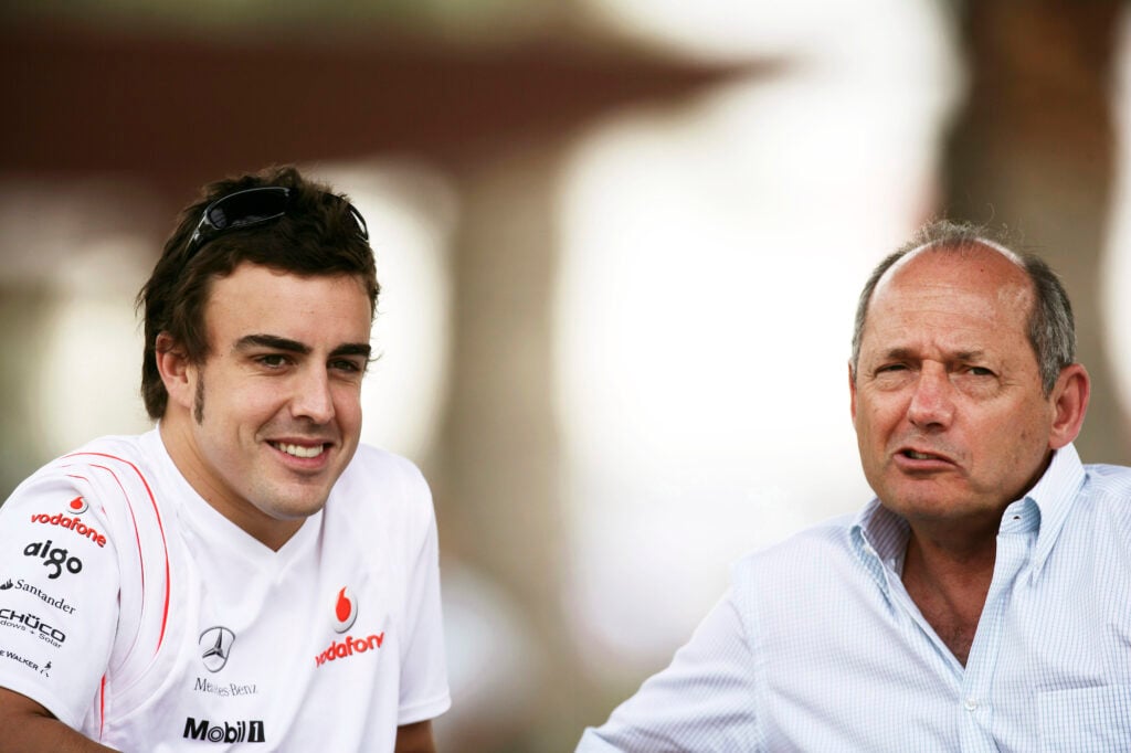 Fernando Alonso once looked visibly ‘pleased’ that Lewis Hamilton had lost out on an F1 world title