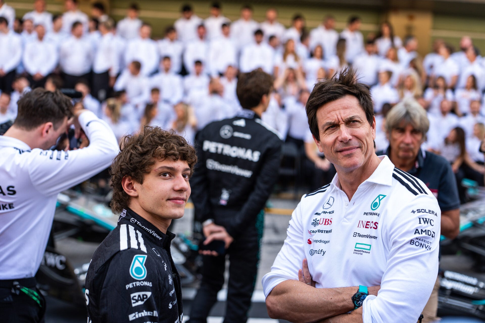 Kimi Antonelli reveals what Toto Wolff told him about Lewis Hamilton and Nico Rosberg's 2016 clash