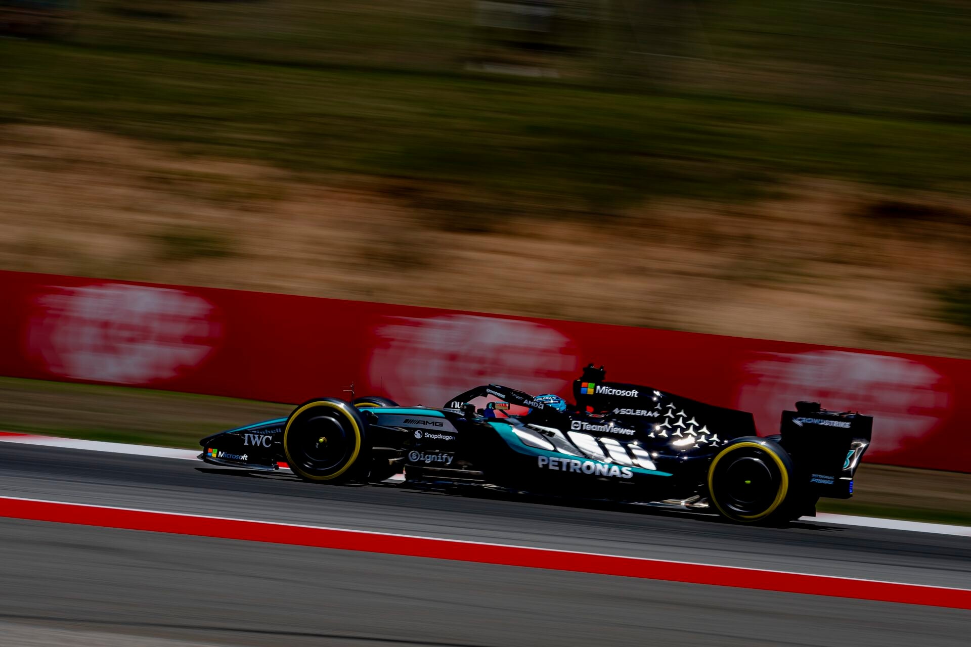 George Russell fastest in Barcelona-Catalunya FP3 as Kimi Antonelli rages at F1 rivals
